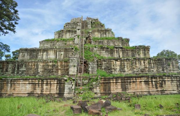 Angkor area + Waterfall + Koh Ker 4Days Tour